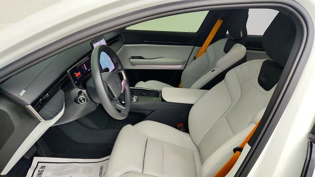 Used 2025 Snow Polestar Long Range Dual Motor w/ Performance Pack & Nappa Leather image 18