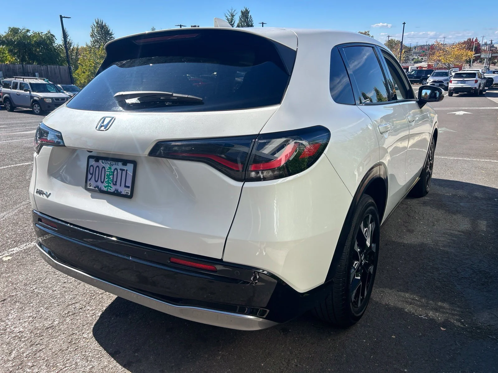 Used 2026 Platinum White Pearl Honda EX-L image 4