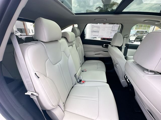 New 2026 Glacial White Pearl Kia S image 30