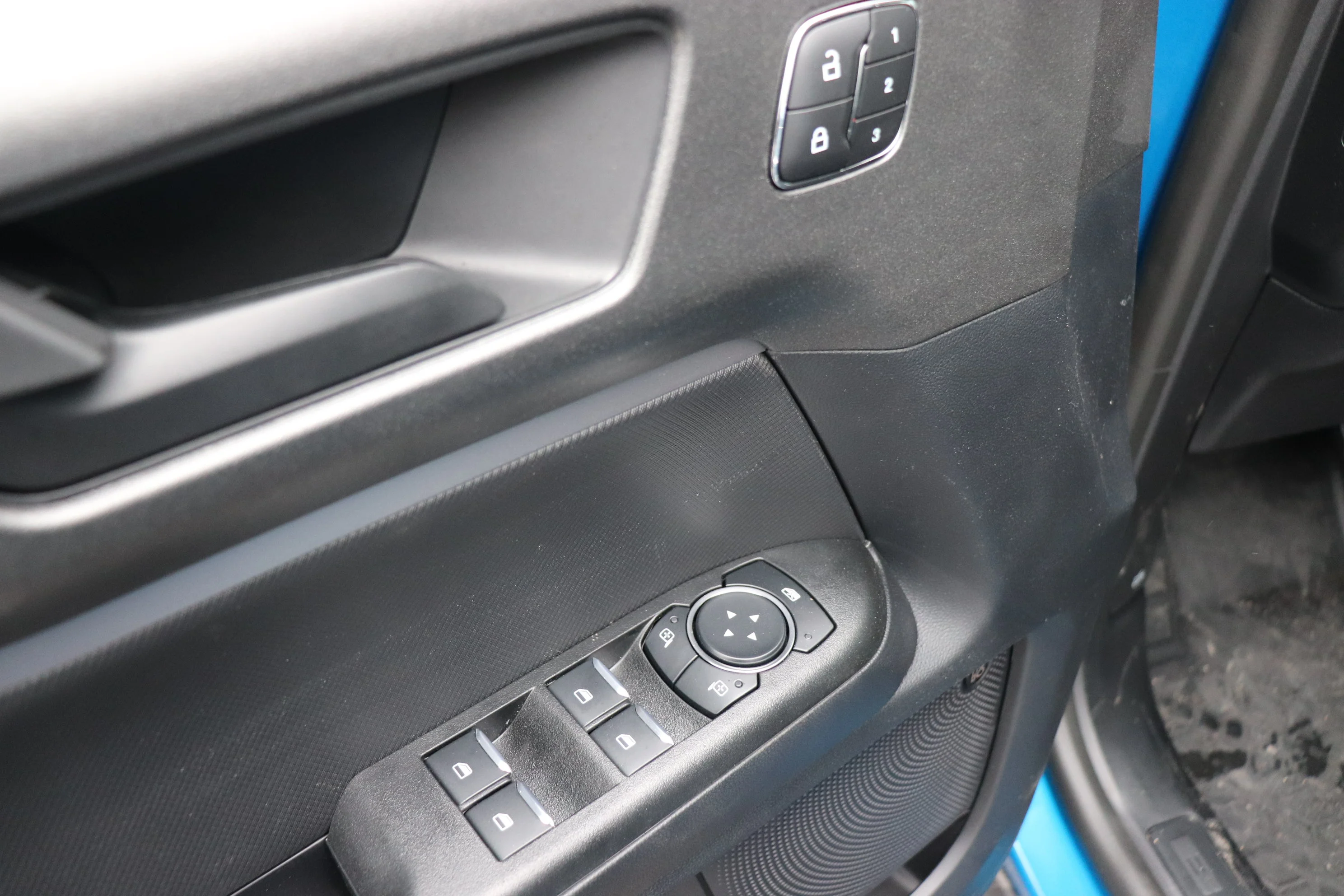 New 2026 VELOCITY BLUE METALLIC Ford Outer Banks image 10