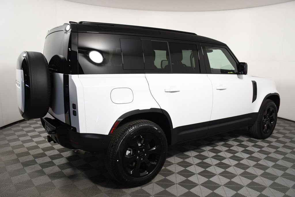 New 2026 Fuji White Land Rover S image 7