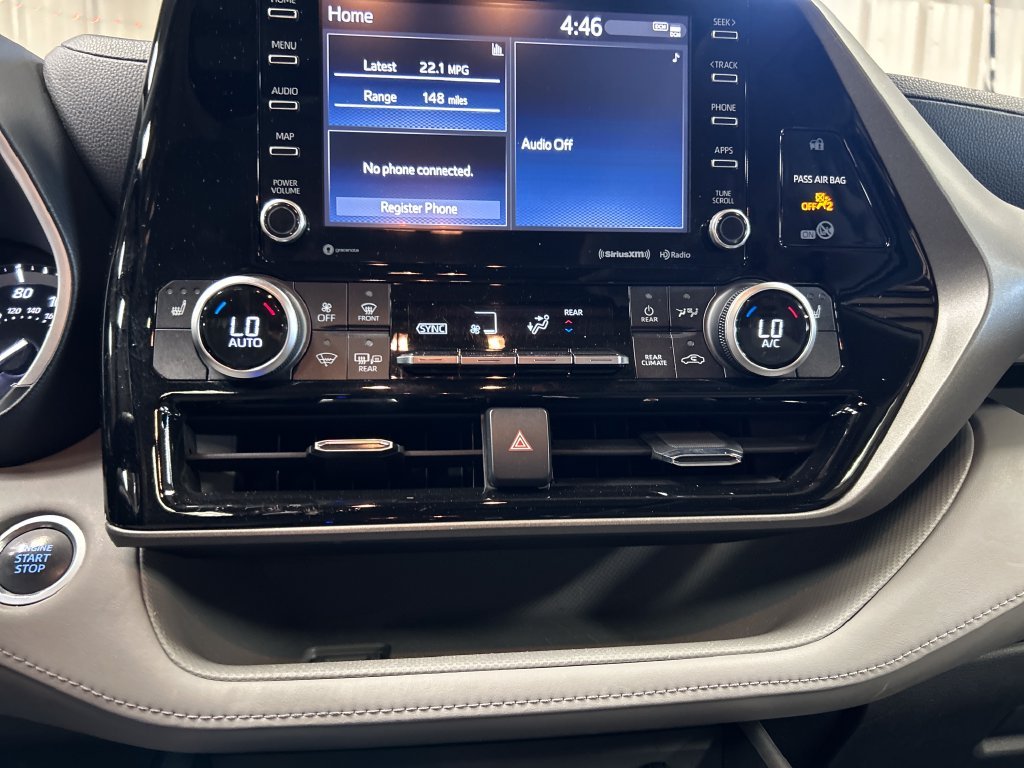 Used 2021  Toyota XLE image 18