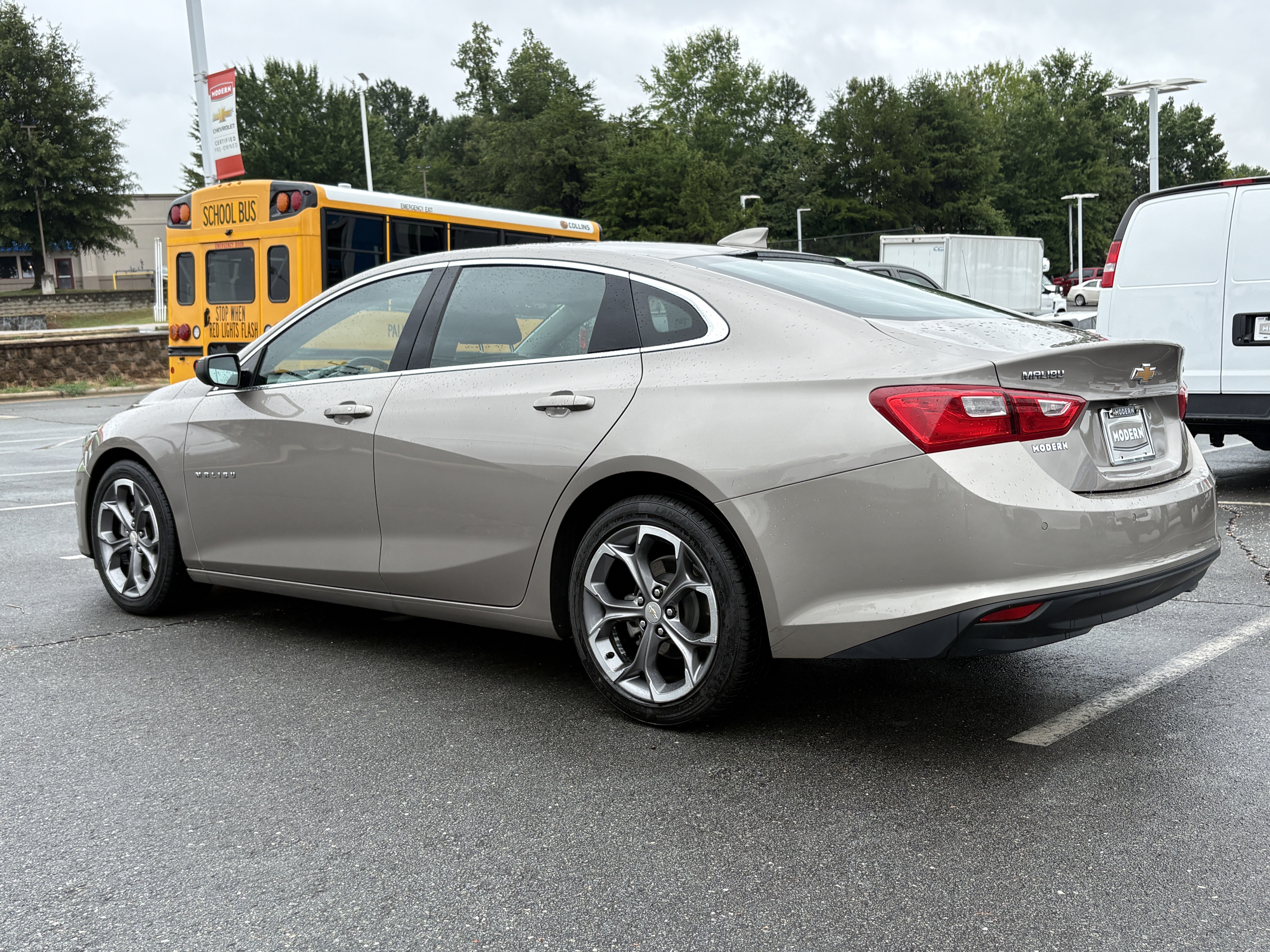Used 2024 Mineral Gray Metallic Chevrolet 1LT image 3