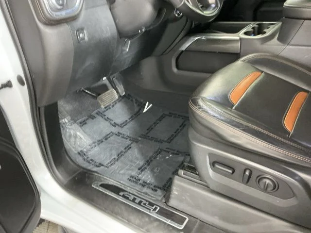 Used 2020 White GMC AT4 image 18