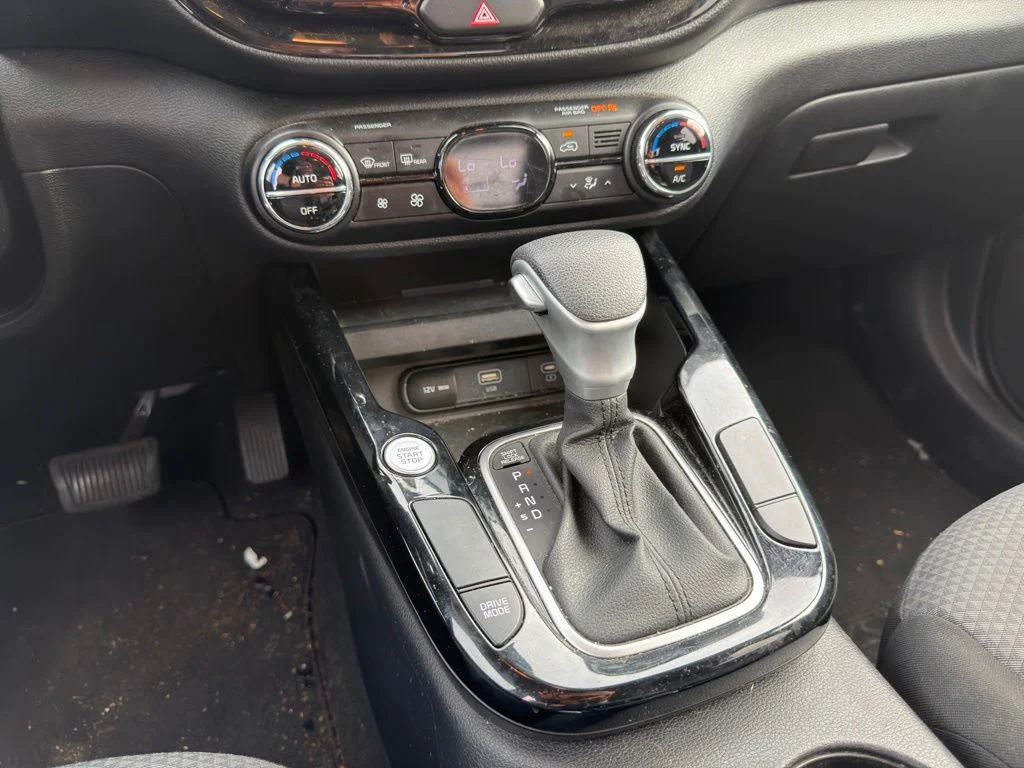 Used 2023 White Kia S image 13