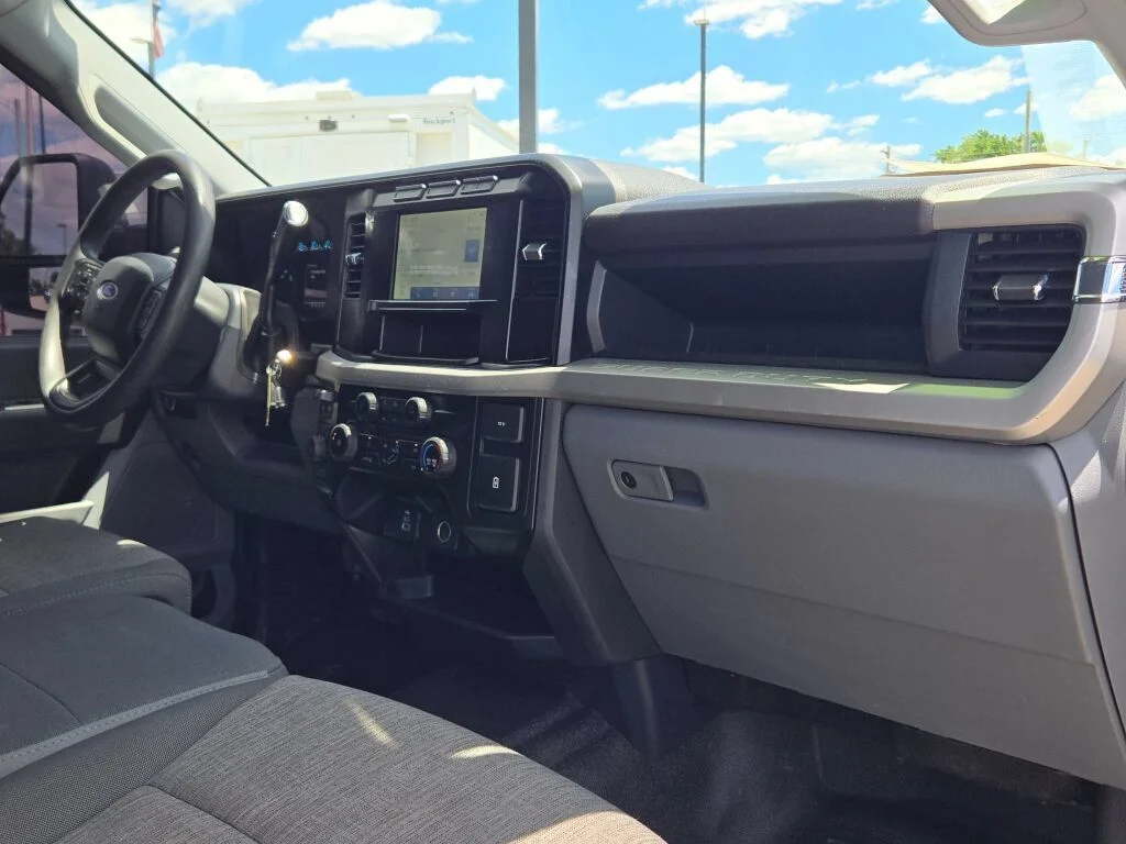 Used 2024 Oxford White Ford XL image 7