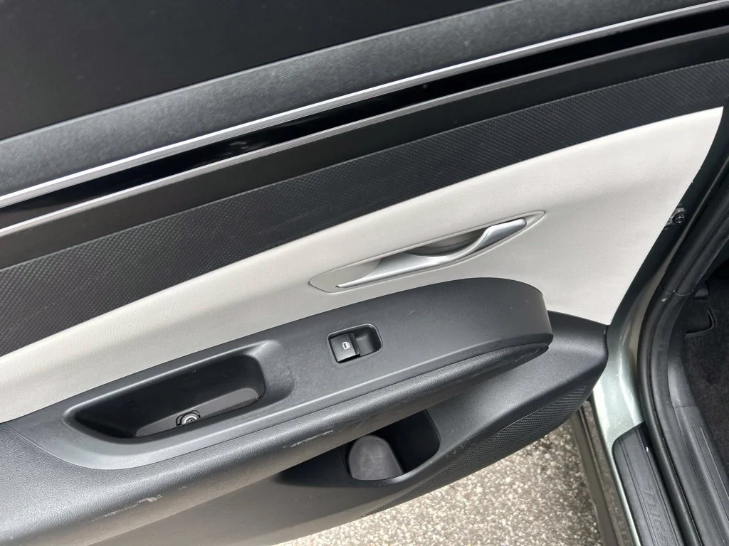 Used 2023 Gray Hyundai SEL image 27