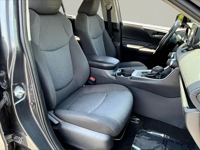 Used 2020 Gray Toyota XLE image 31
