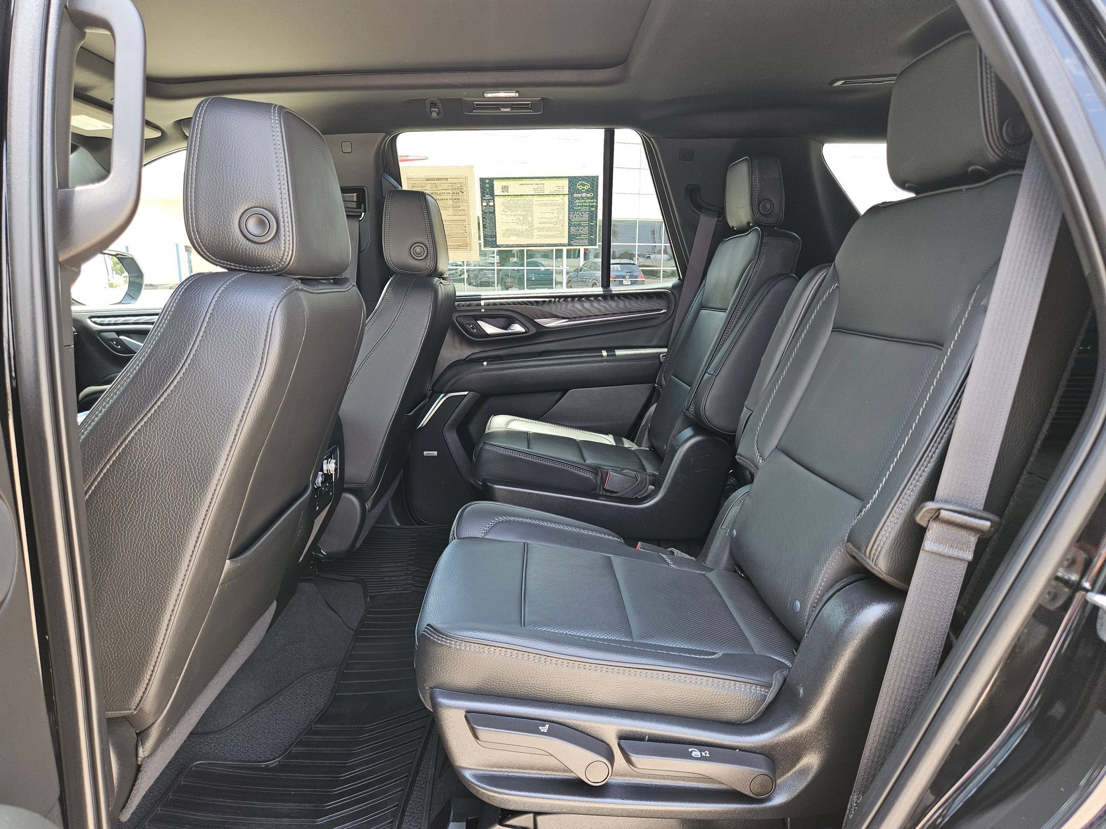 2022 GMC Yukon Denali - Photo 15
