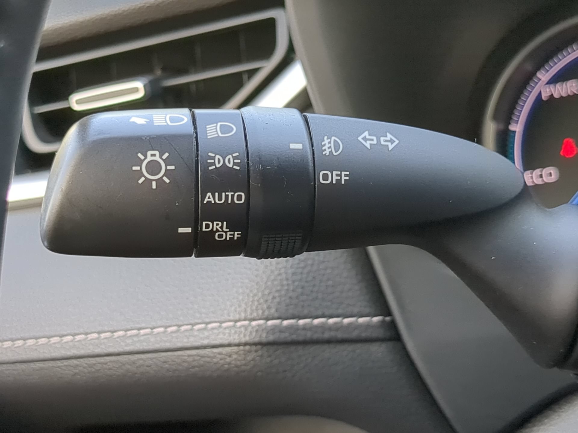 Used 2023 Midnight Black Metallic Toyota Hybrid XLE Premium image 64