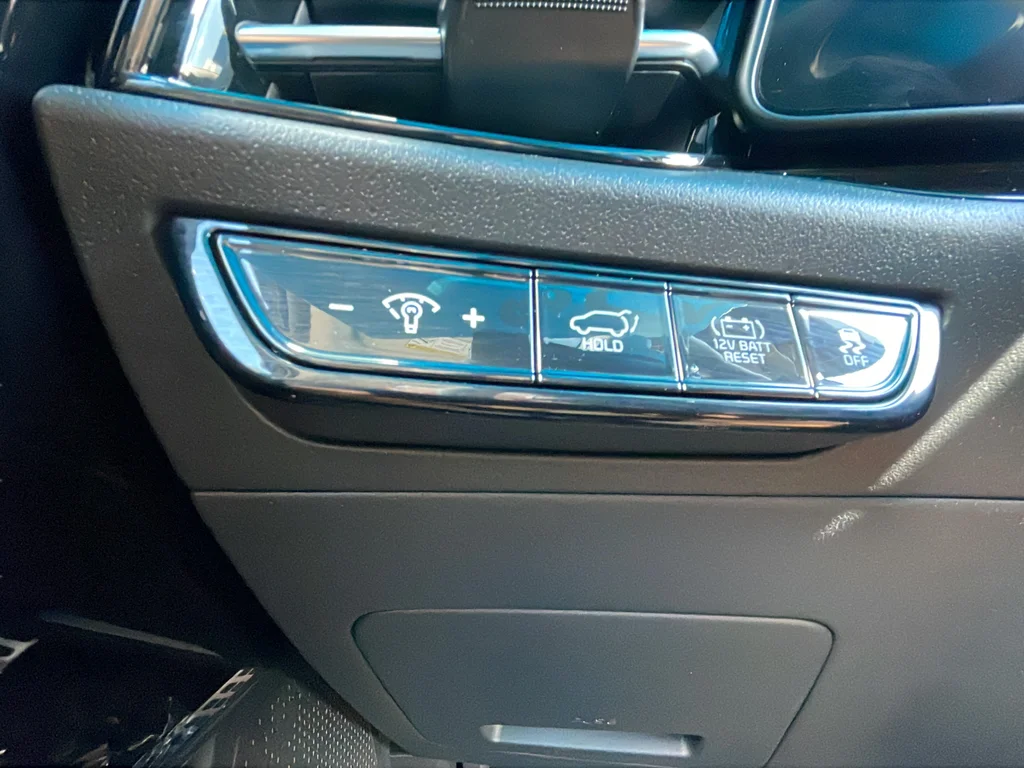 Certified Used 2023 Steel Gray Kia SX Touring image 16