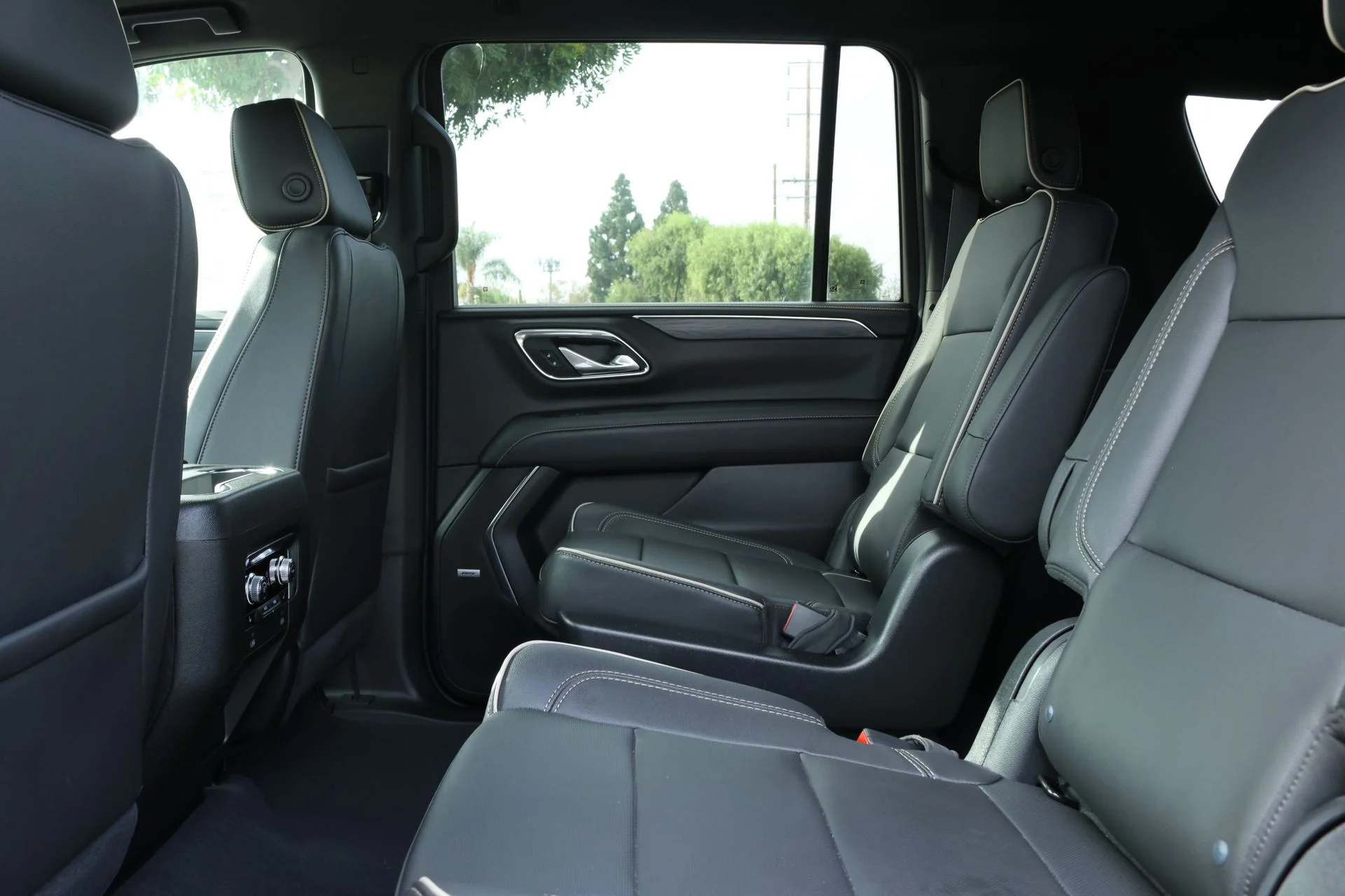 Used 2023 Blue GMC SLT image 22