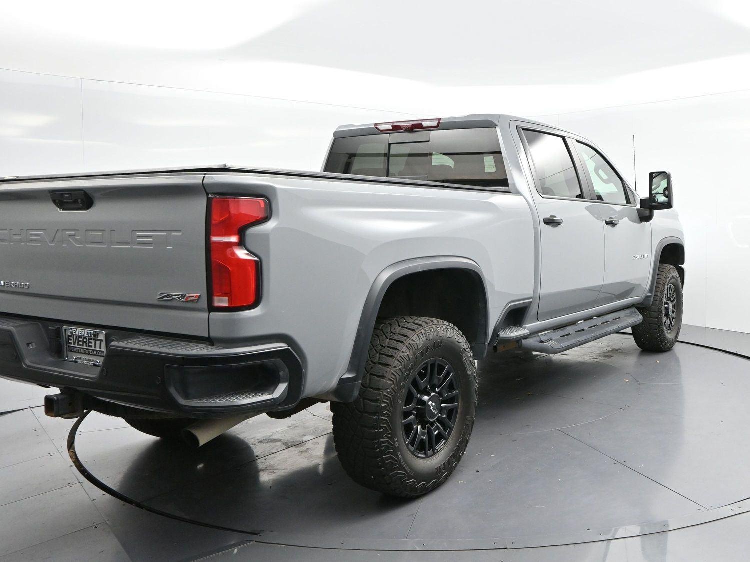 Used 2025 Slate Gray Metallic Chevrolet ZR2 image 3