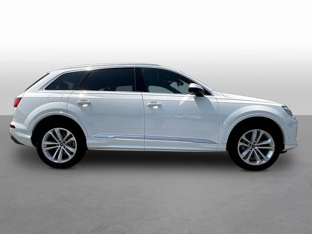 Used 2025  Audi 55 Premium image 8