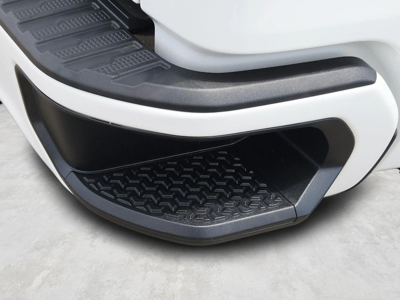 Used 2021 Summit White GMC Elevation image 14