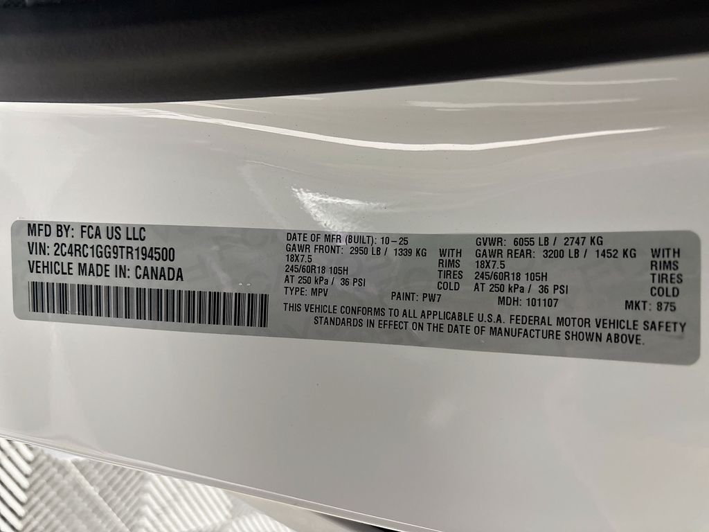 New 2026 Bright White Clear-Coat Exterior Paint Chrysler Limited image 25