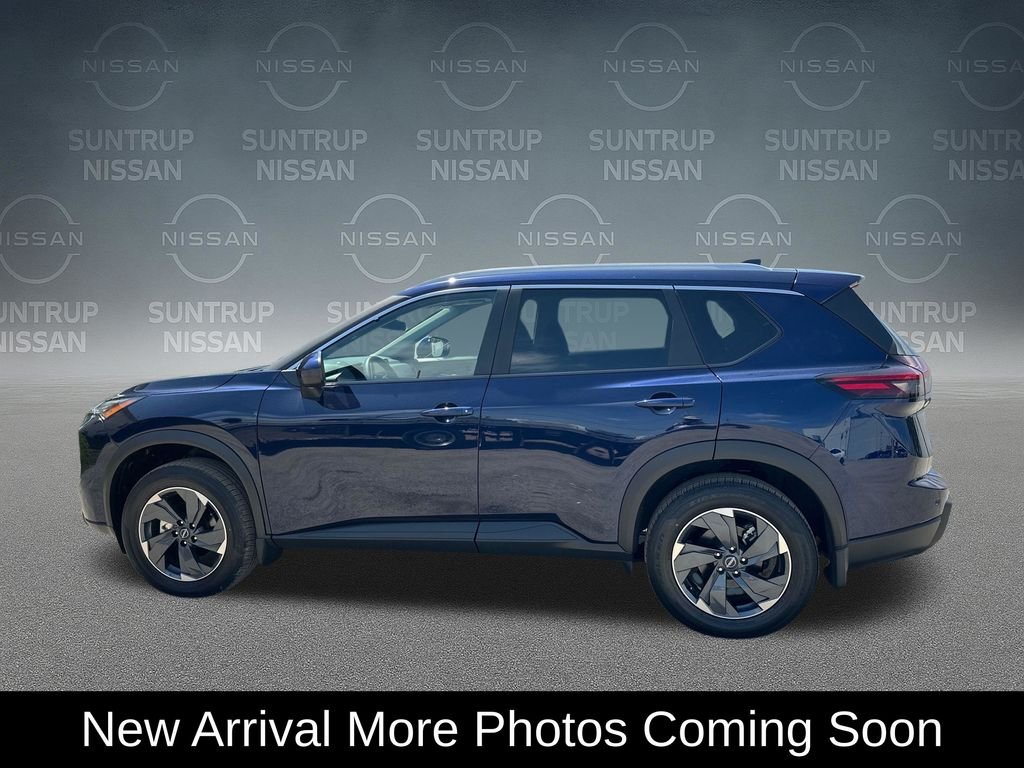 Used 2025 Blue Nissan SV image 3