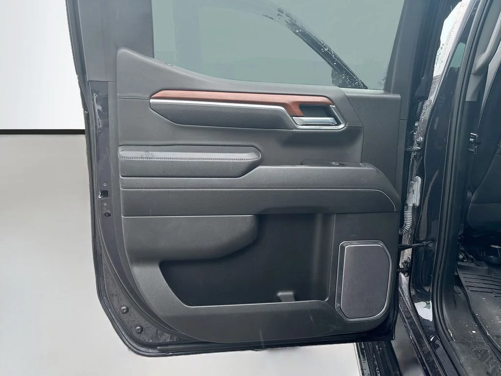 Used 2023 Silver GMC Denali image 15