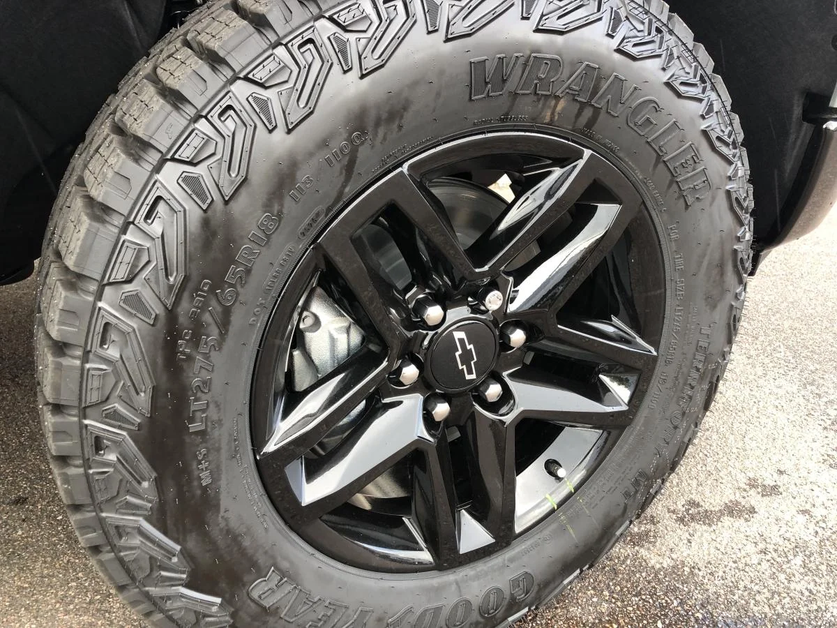 New 2026 Grey Chevrolet 4wd Crew Cab 147 image 9