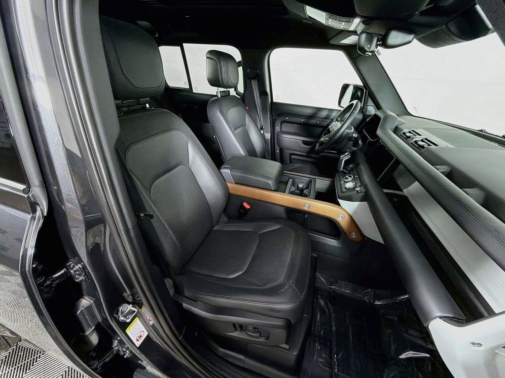 Used 2023 Carpathian Gray Premium Metallic Land Rover X-Dynamic SE image 31