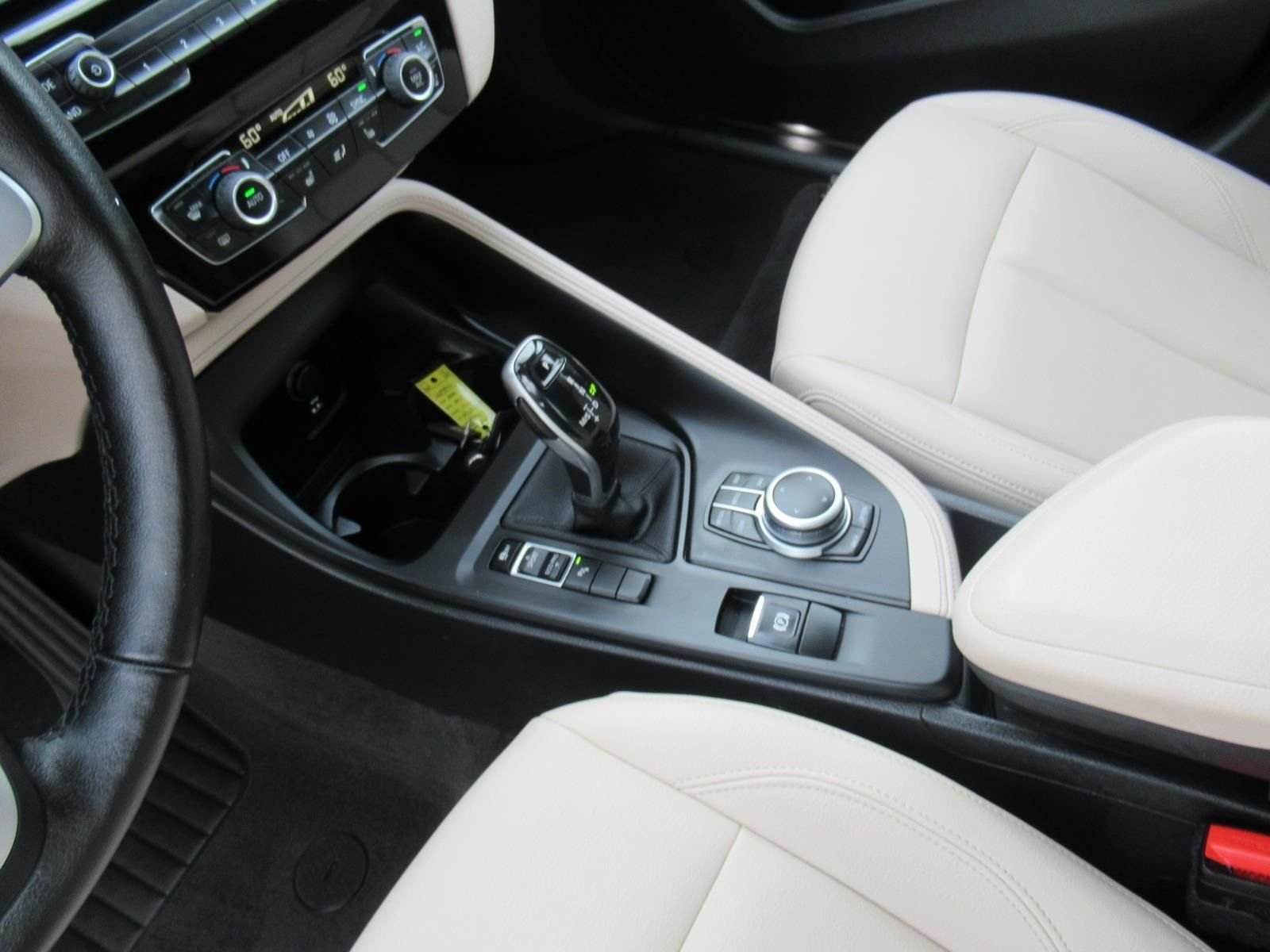 Used 2022 Gray BMW sDrive28i image 18