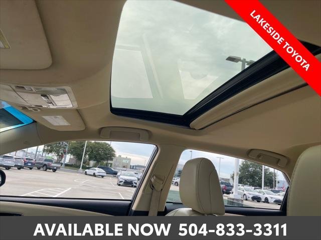 Certified Used 2016 OOH LA LA ROUGE MICA Toyota  image 31