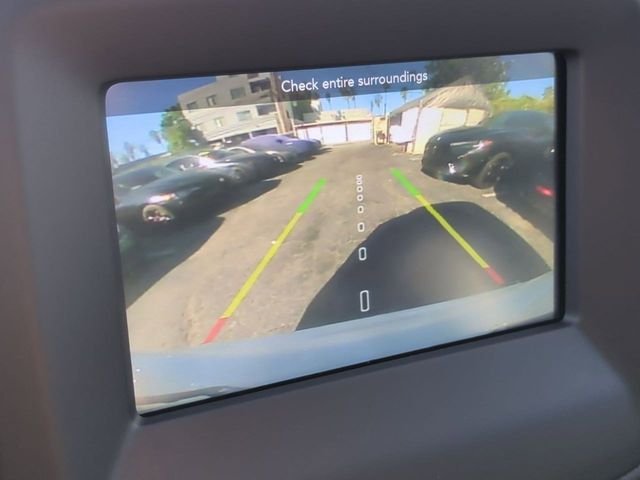 Used 2019 White Clearcoat Jeep Latitude image 20
