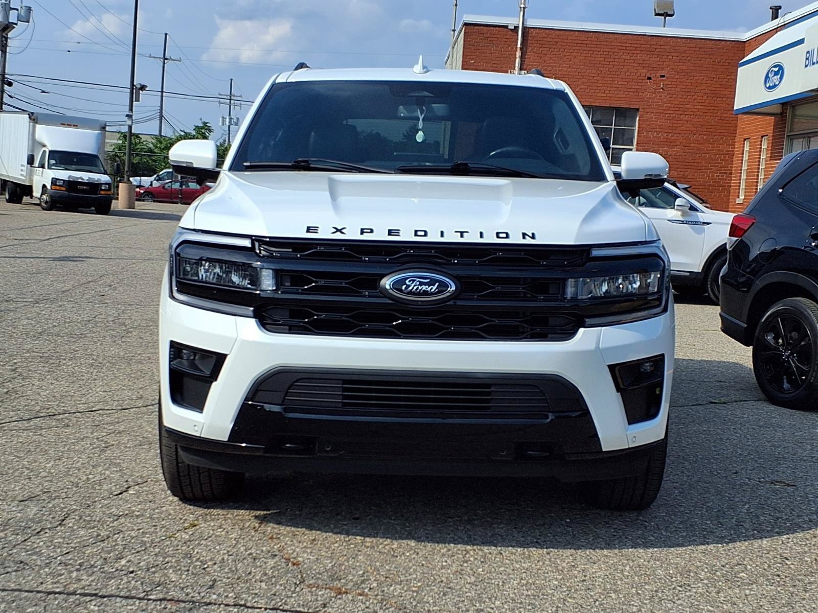 Certified Used 2023 Star White Metallic Tri-Coat Ford Limited image 32