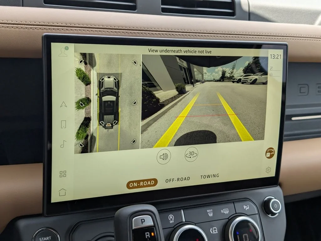 New 2026 Fuji White Land Rover X-Dynamic SE image 14