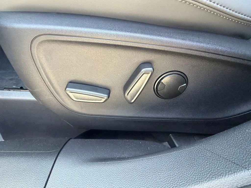 New 2025 Carbonized Gray Metallic Ford Badlands® image 26