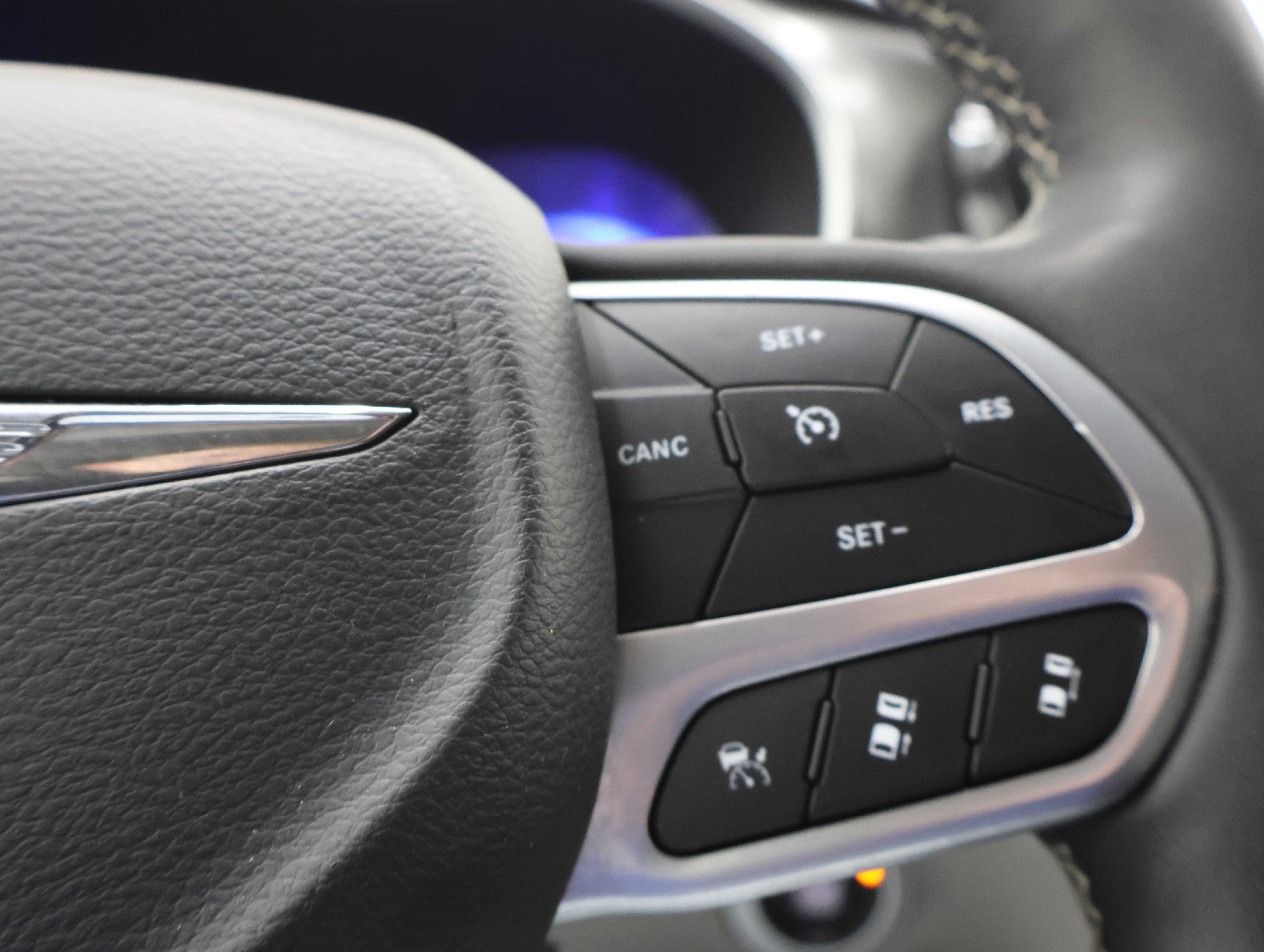 Used 2024 Bright White Clearcoat Chrysler Touring L: TOURING L-STOW N GO-QUADS-THIRD-ADAPTIVE CRUISE-1 OWNER image 15
