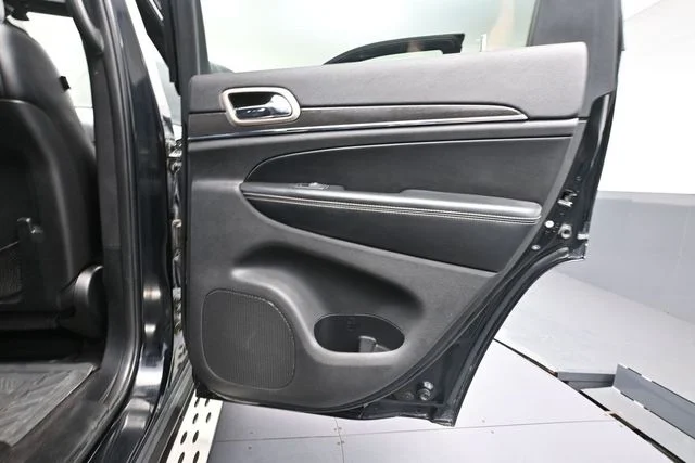Used 2017 Black Jeep Limited image 39