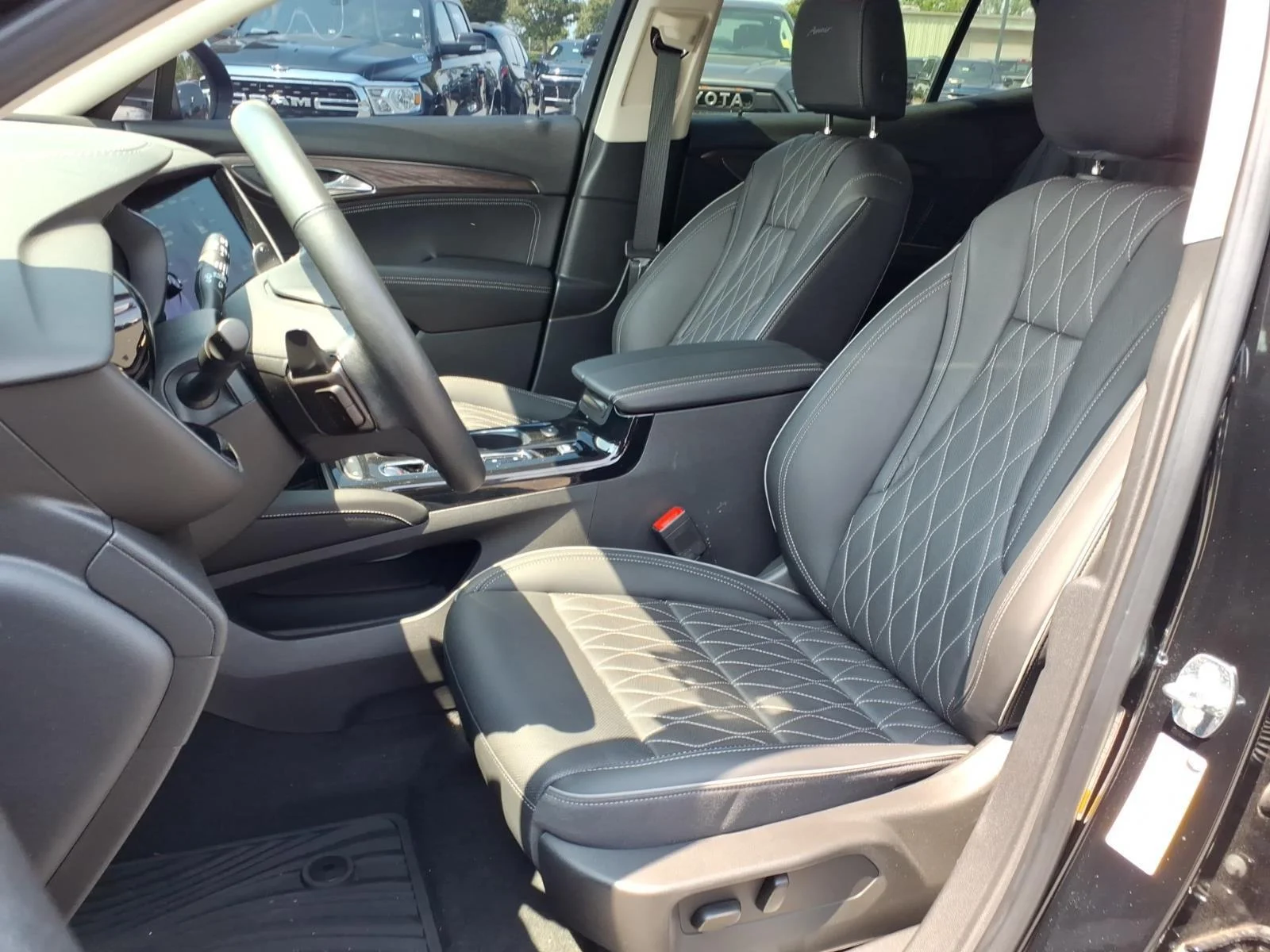 Used 2023 Ebony Twilight Metallic Buick Avenir image 20