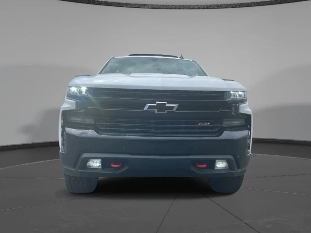 Used 2021 Iridescent Pearl Tricoat Chevrolet LT Trail Boss image 5