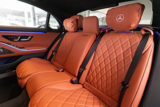 New 2026 MANUFAKTUR Graphite Metallic Mercedes-Benz S 580 image 33
