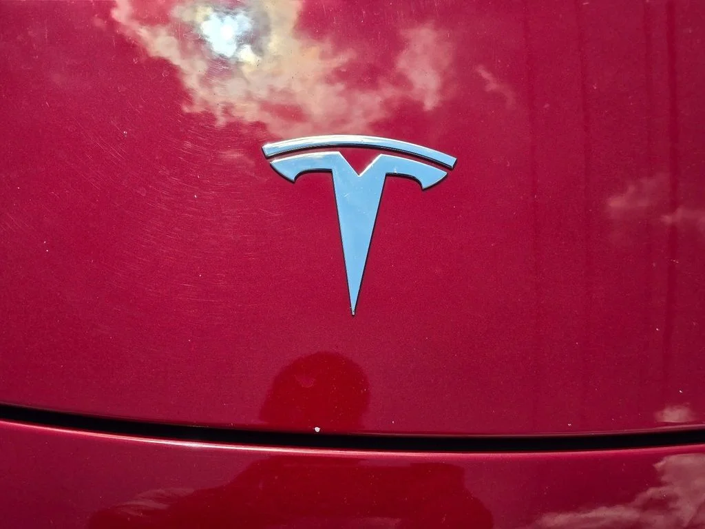 Used 2022 Red Tesla Base image 4