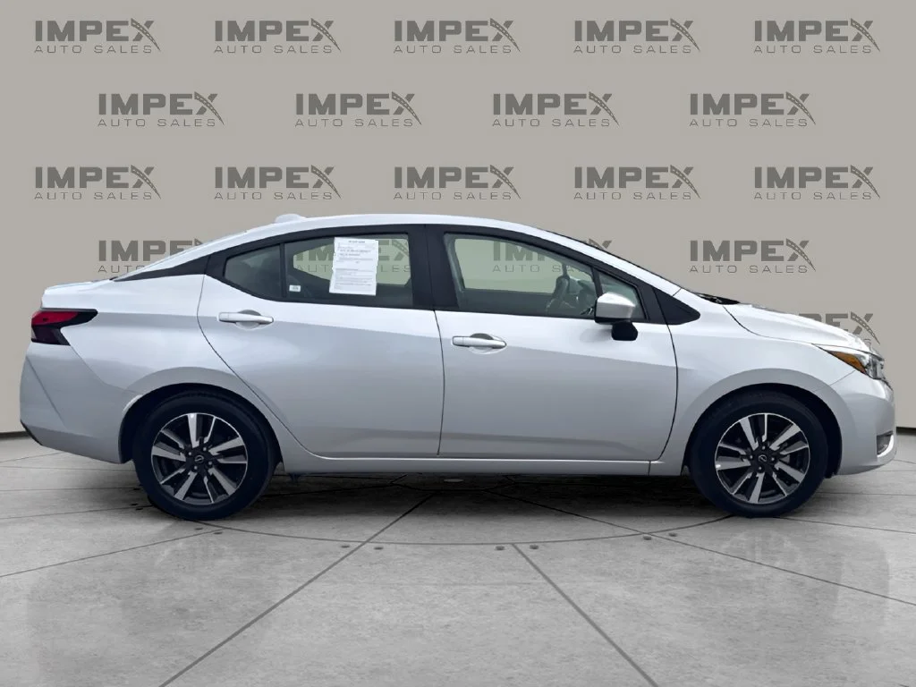 Used 2025 Silver Nissan 1.6 SV image 6