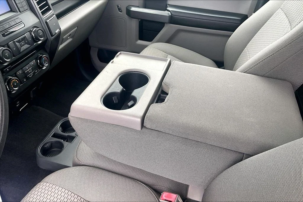 Used 2018 Blue Ford XLT image 16