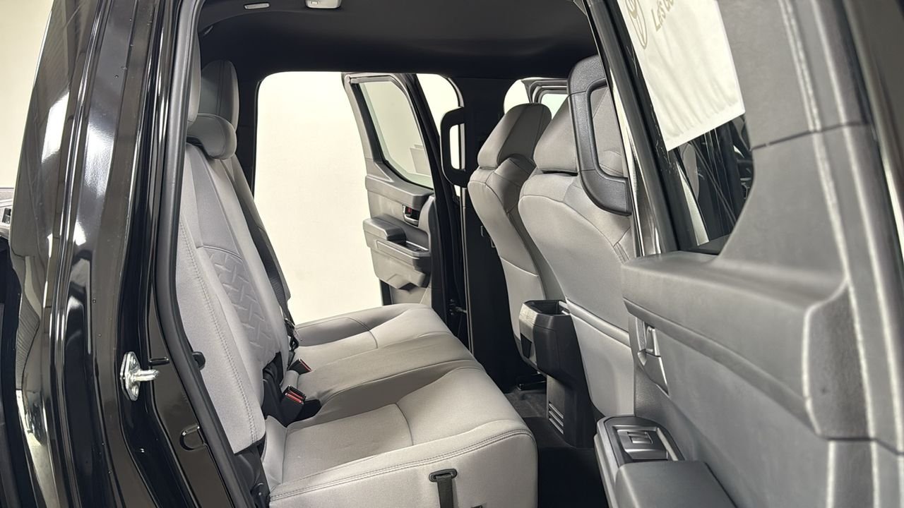2026 Toyota Tacoma SR5 - Photo 17