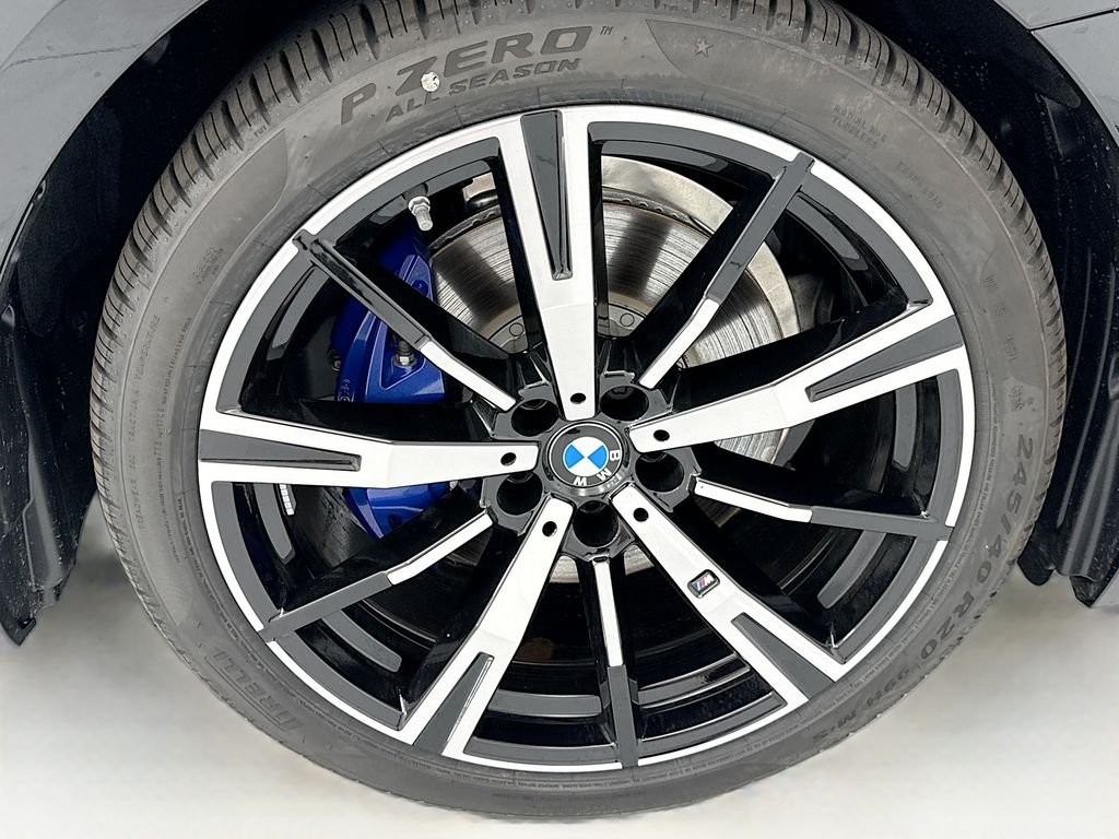 New 2026 Black Sapphire Metallic BMW 530i xDrive image 31