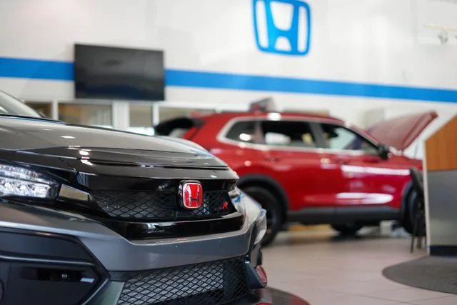 Used 2021 Silver Honda EX-L image 12