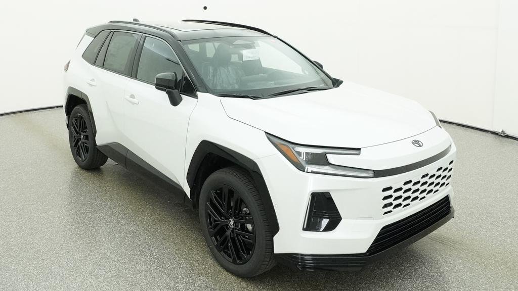 New 2026 Wind Chill Pearl with Midnight Black Metallic roof Toyota XSE image 10