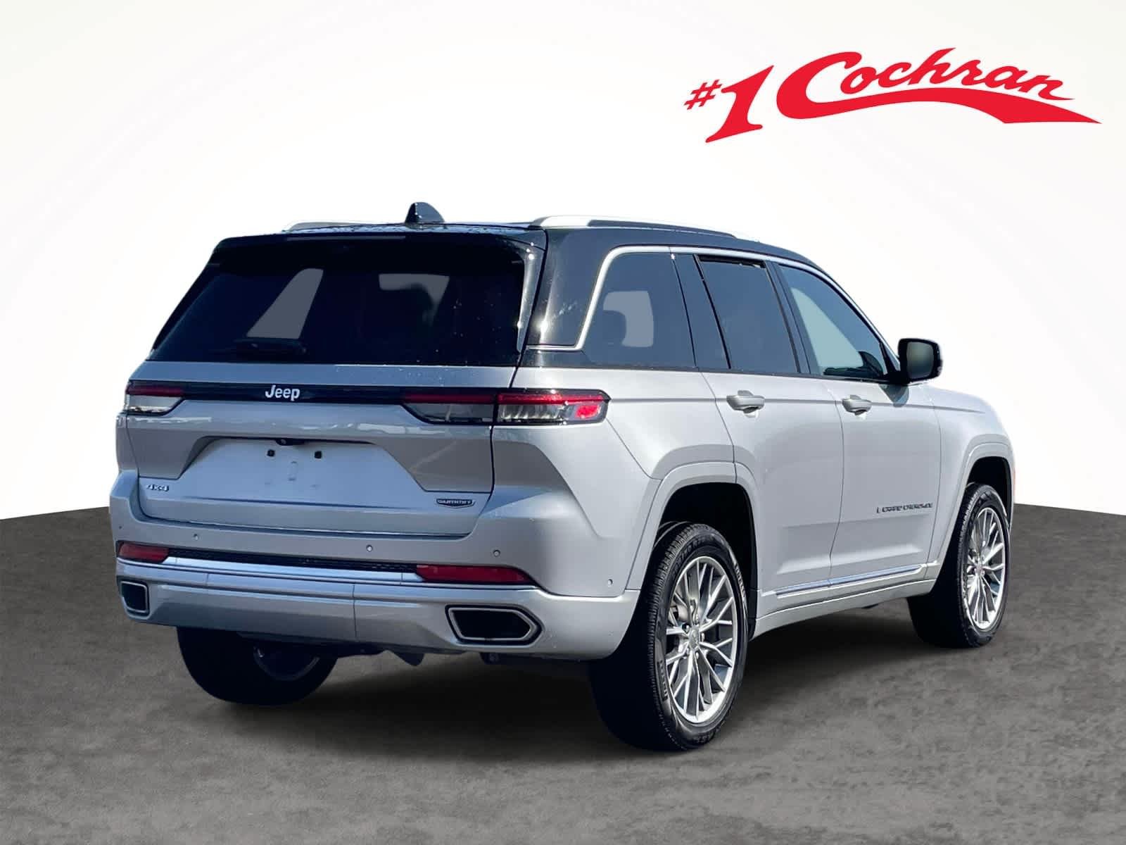 Used 2023 Silver Jeep Summit 4x4 image 7
