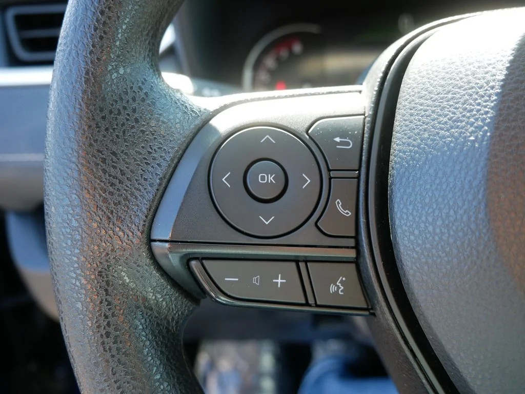 Certified Used 2025  Toyota XLE image 27