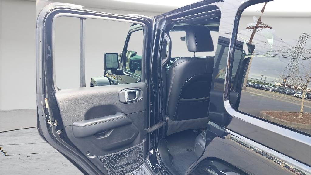 Used 2020 Black Jeep Unlimited Sahara Altitude image 11