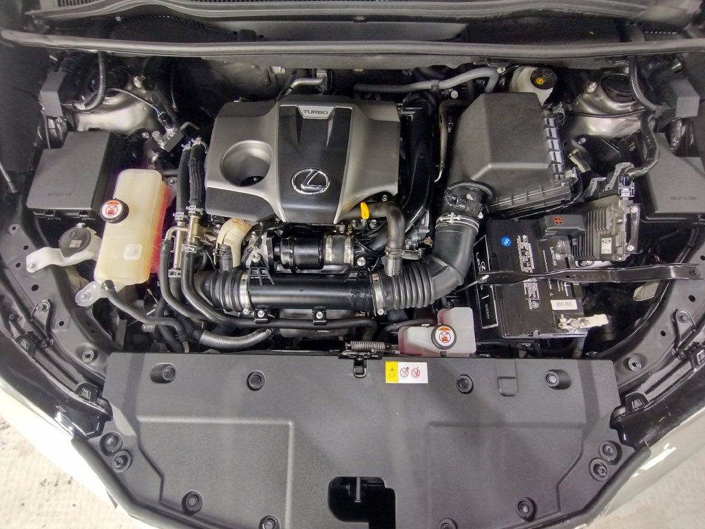 Used 2017 Silver Lexus 200t image 9