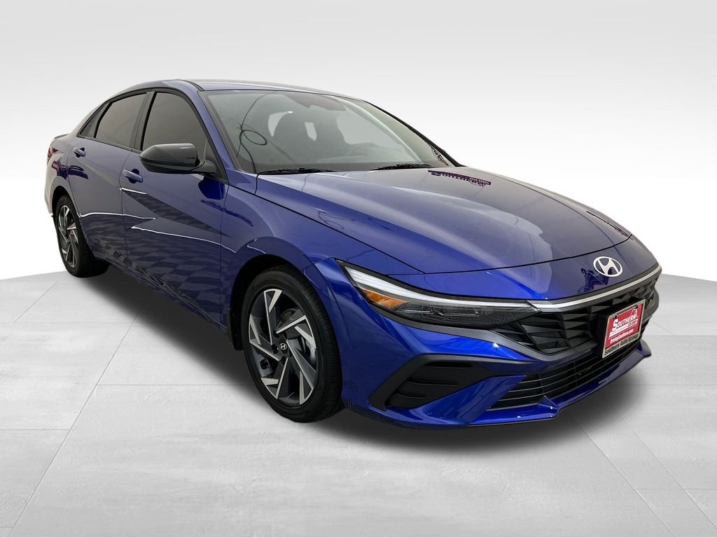 Certified Used 2025 Blue Hyundai SEL Sport image 7