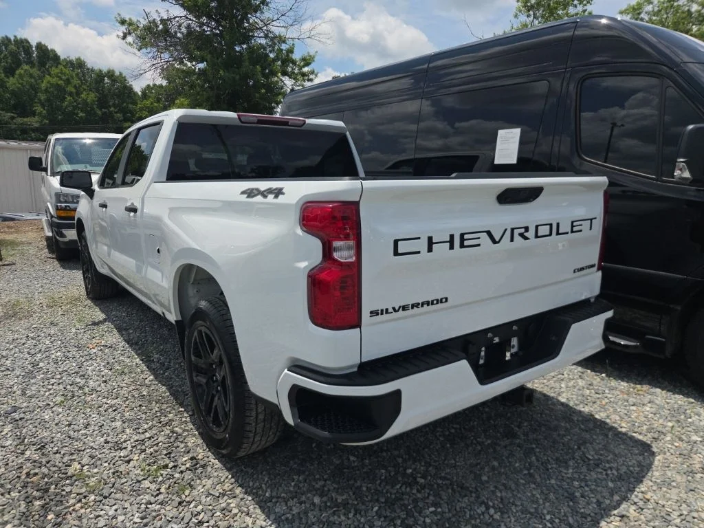 Used 2024 White Chevrolet Custom image 4