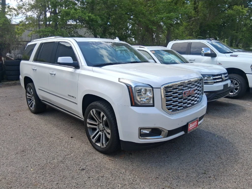 Used 2018 White GMC Denali image 1