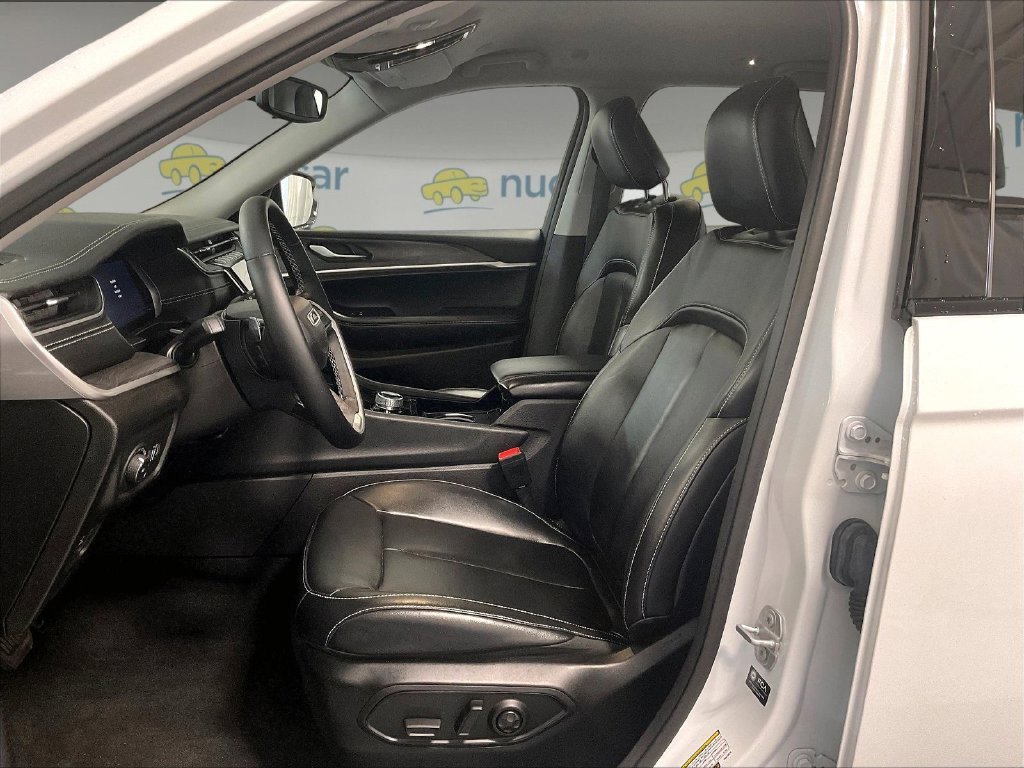 Used 2022 White Jeep Limited image 10